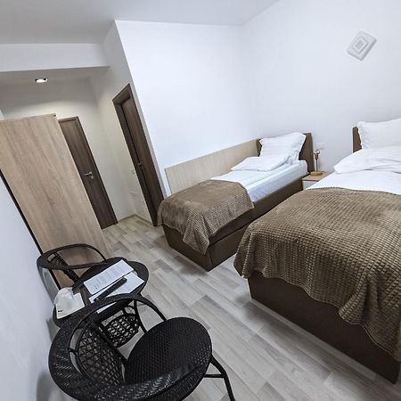 2Family Hotel Focsani Exterior photo