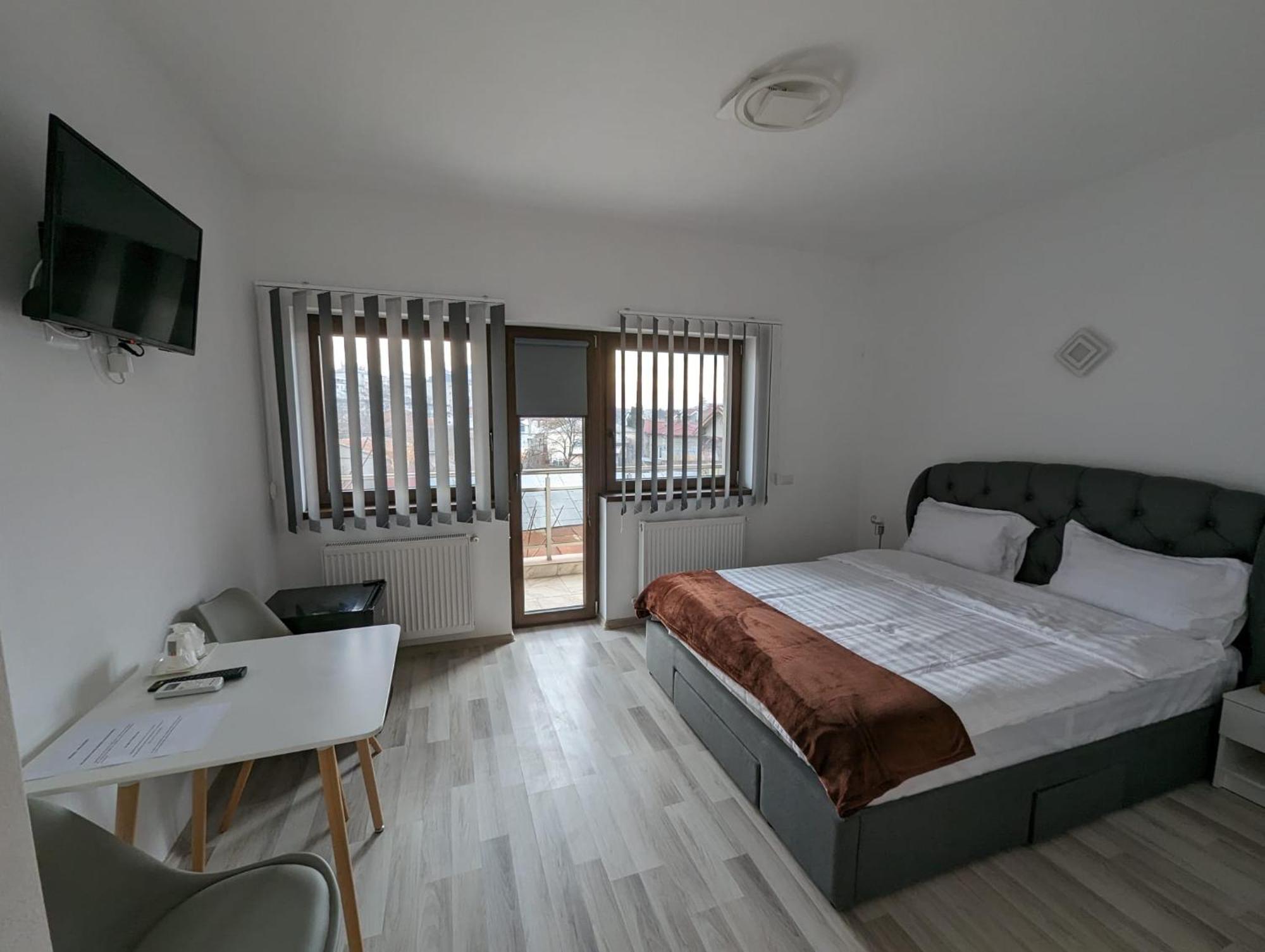 2Family Hotel Focsani Exterior photo