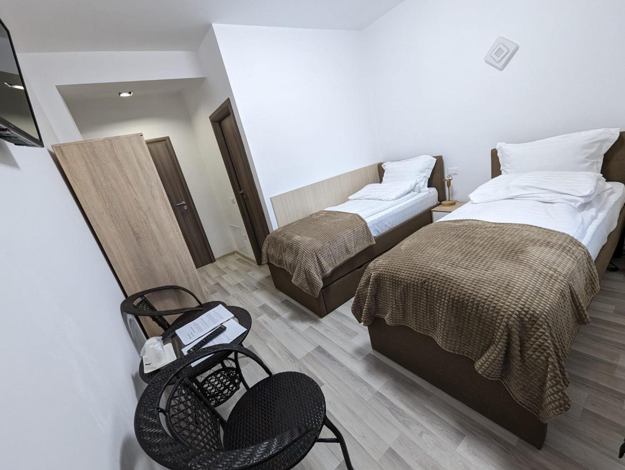 2Family Hotel Focsani Exterior photo
