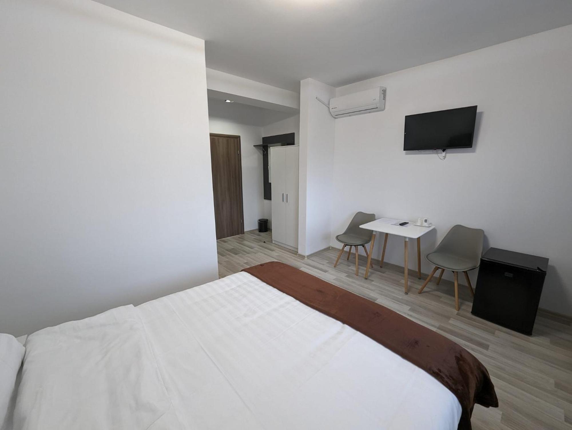 2Family Hotel Focsani Exterior photo
